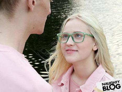 Nikki Hill – Blonde teen wet casual fuck