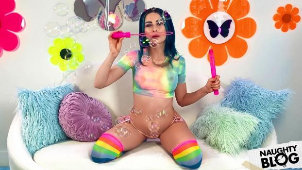 Twistys – Jewelz Blu