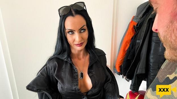 Sidney Dark – Tattooed Slut Doesn’t Want To Date She Wants To Fuck