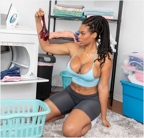 Halle Hayes – Roommates With Fuck Buddy Benefits