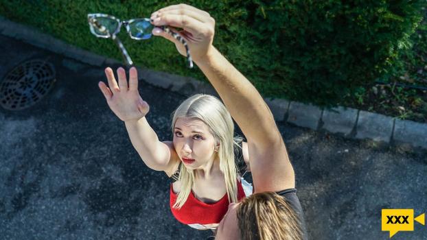 Exxxtra Small – Roxy Risingstar