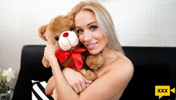 Immoral Live – Angelika Grays