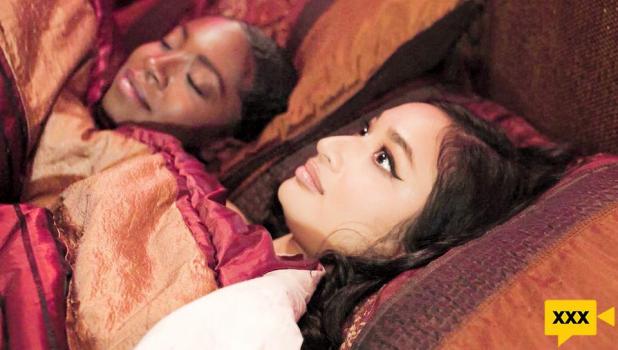 Girls Way – Amari Anne & Avery Black