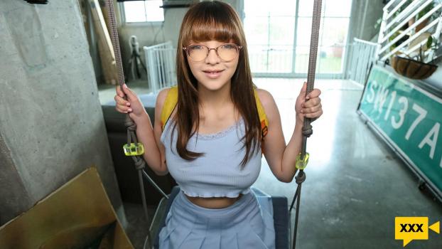 Sis Loves Me – Honey Hayes