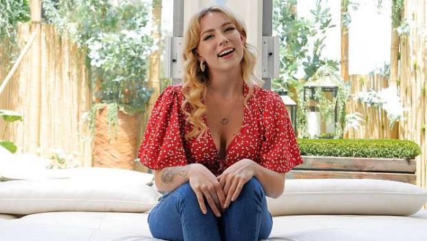 Casting Couch HD – Stella