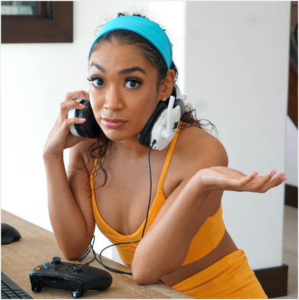 Sarah Lace – My Step Sis Is A Gamer Girl – S18:E10