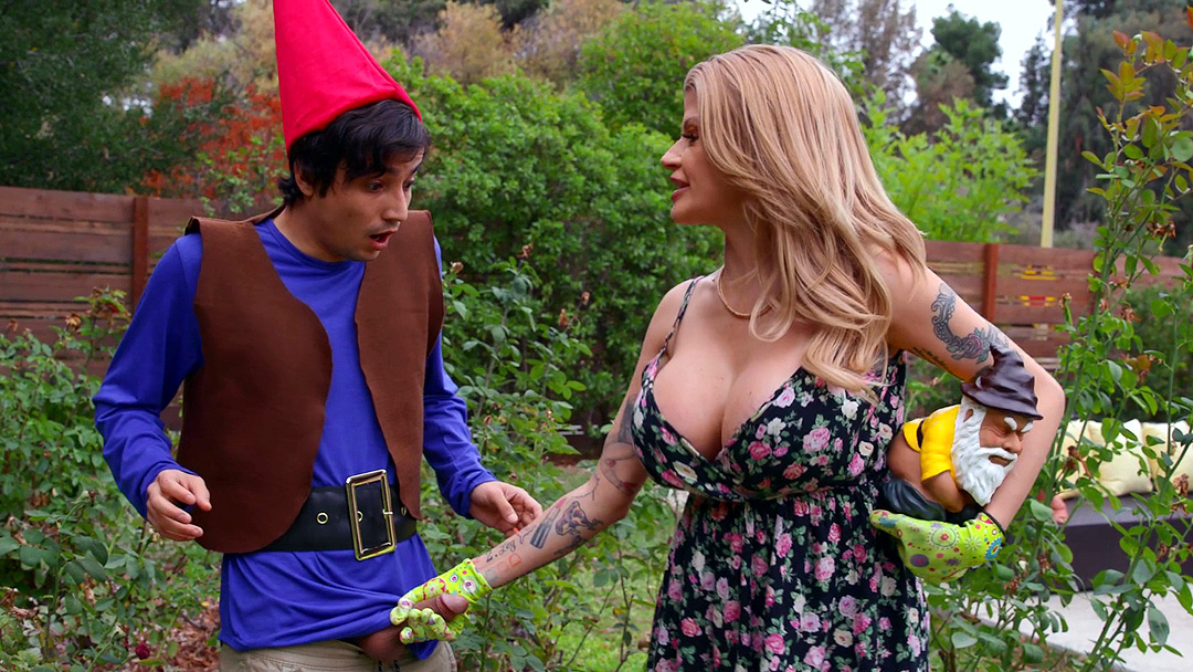Joslyn James – Lil Lawn Gnome’s