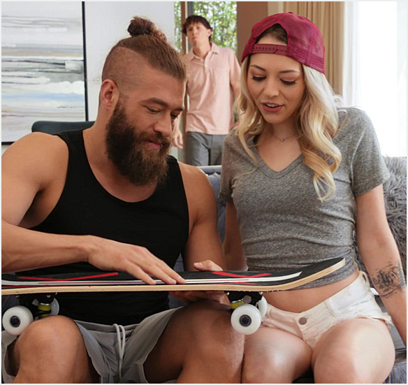 Lily Larimar – Sk8 Coach