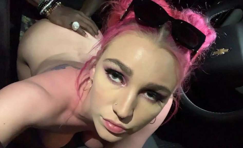 Kendra Sunderland – Fucking Uber Driver.