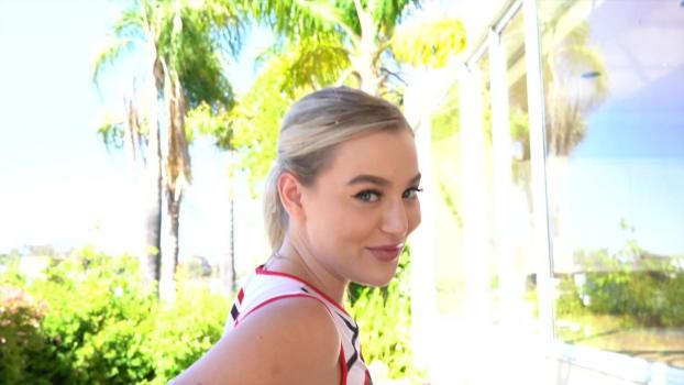 Blake Blossom – Hot Blonde Blake Blossom Goes Cross-Eyed From Orgasms