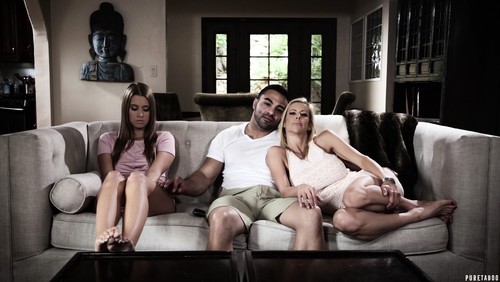 Alexis Fawx & Jill Kassidy – Keeping Mom Happy