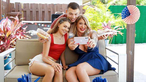 Lolly Dames – 4th of July Wiener