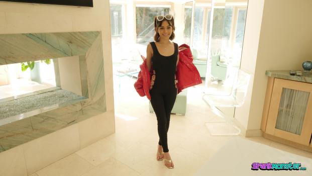 Spank Monster – Aria Valencia