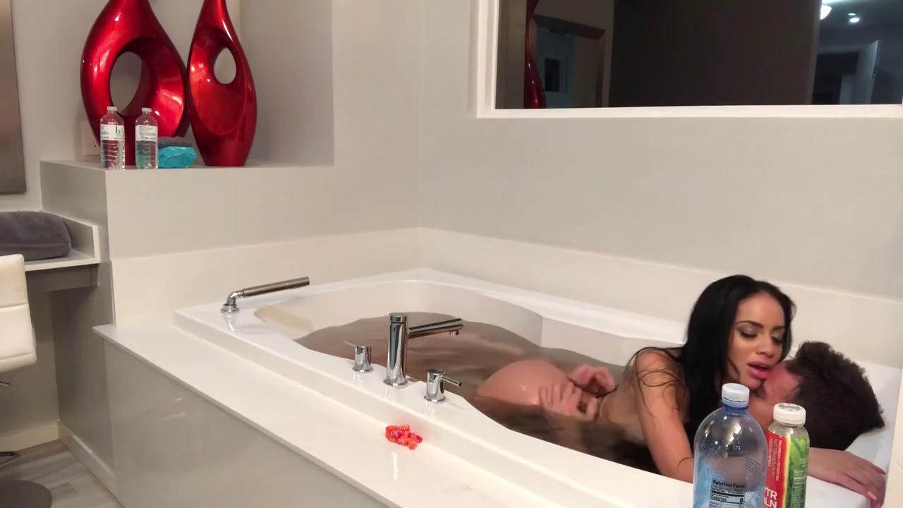 4136Onlyfans Victoria June