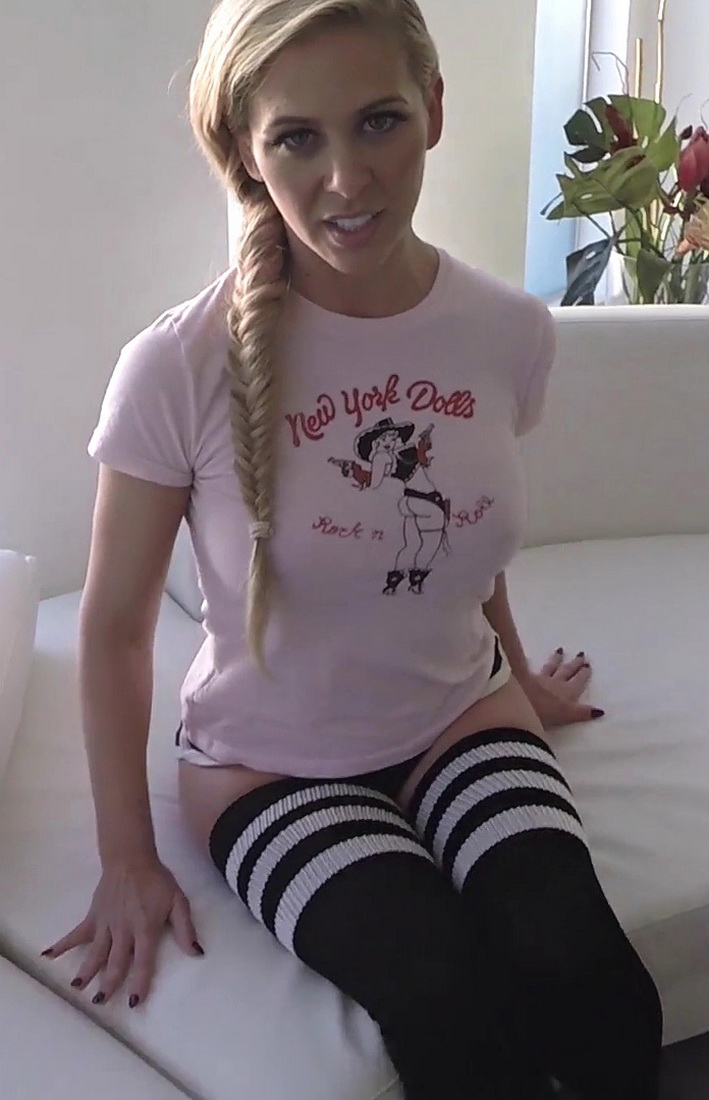 Cherie Deville – Plays Pretend