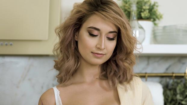 Porn World – Iris Kiss