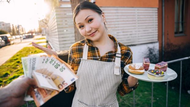 Public Agent – Luna Truelove