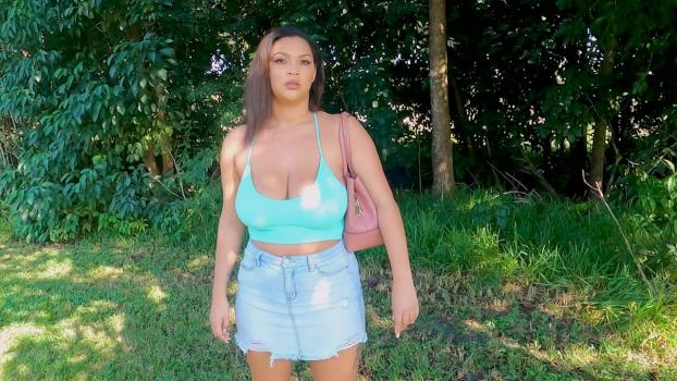 Ashlyn Peaks – Ashlyn Peaks Lets The Roadside Guy Titty Fuck Her In Exchange For A Tow