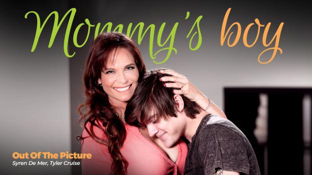 Mommy’s Boy – Syren De Mer