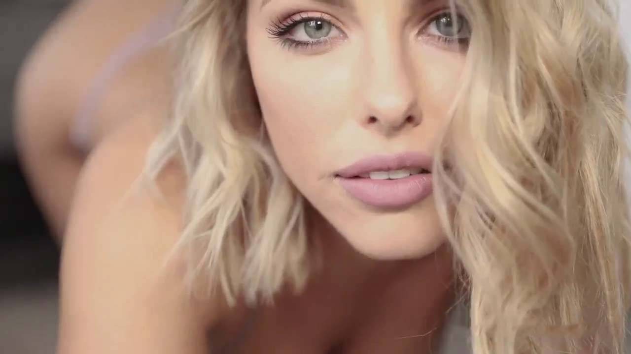 Adriana Chechik Gets Creampied By Shemale.