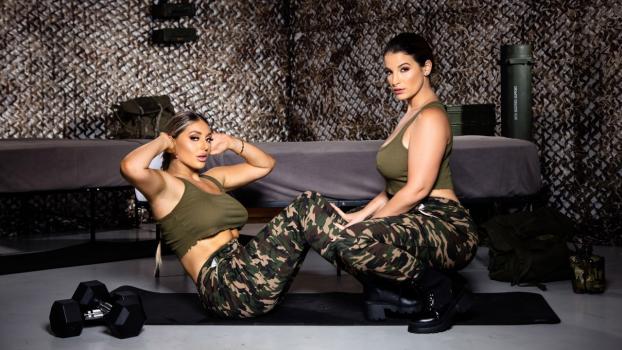 When Girls Play – LaSirena69 & Kayley Gunner