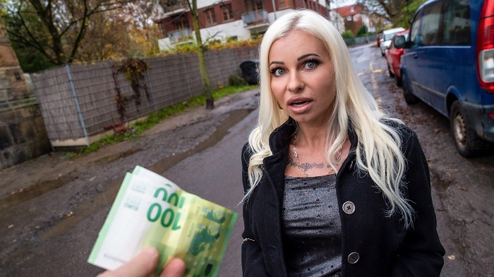 Suzi Grande – The Blonde MILF Teacher