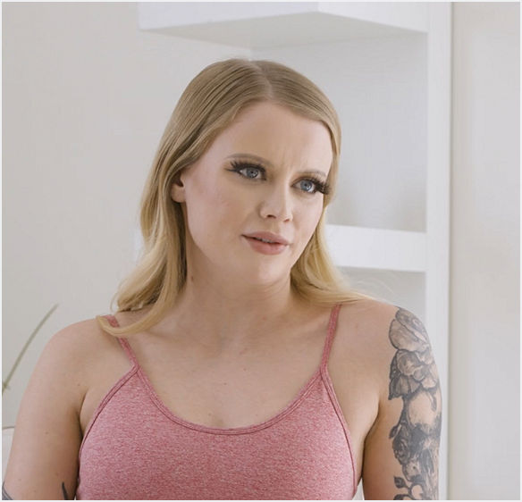 Paris White – Paris White’s stepdad checks up on her at work