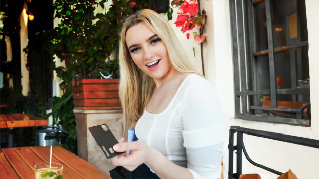 Daddy Pounds – Lacey Amour