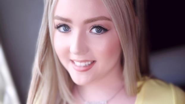 Eva Nyx – Amateur Allure Introduces Eva Nyx, Petite Blonde Cutie Giving Head, Getting Fucked and Swallowing