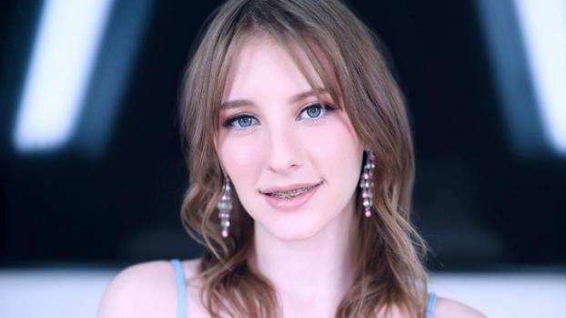 Melody Marks – Melody Marks, Petite Brunette Loves to Give Head, Have Sex and Swallow Cum