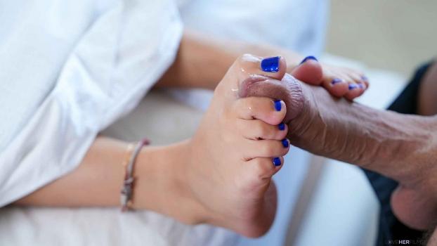 Love Her Feet – Madison Wilde