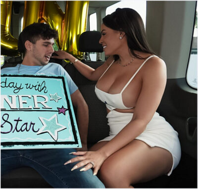 Luna Star – Mega Fan Wins a Ride