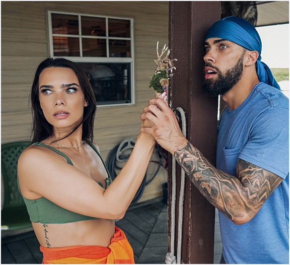 Ivy Ireland, Lucy Foxx – Swamped
			
				 12