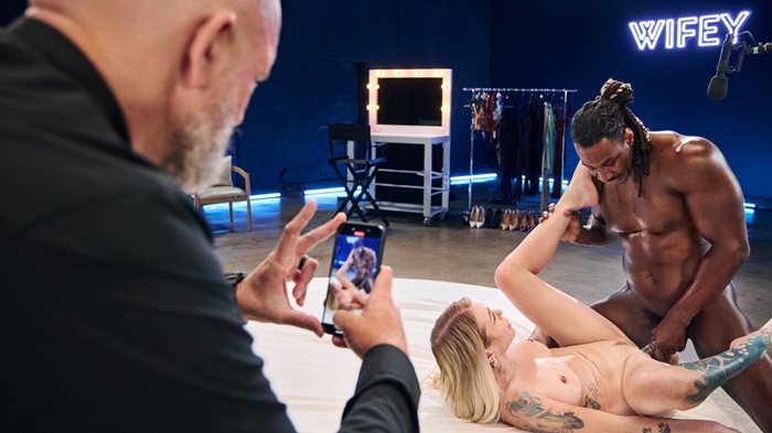 Saint LaRose and Ryan – Hotwife Has Her First BBC While Hubby Watches
			
				 2