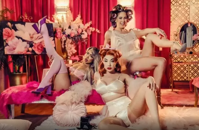 NEW OnlyFans +Cherie DeVille+ Little Puck+ Luna Luxe+ Double Vag Pinup Orgy
			
				 0